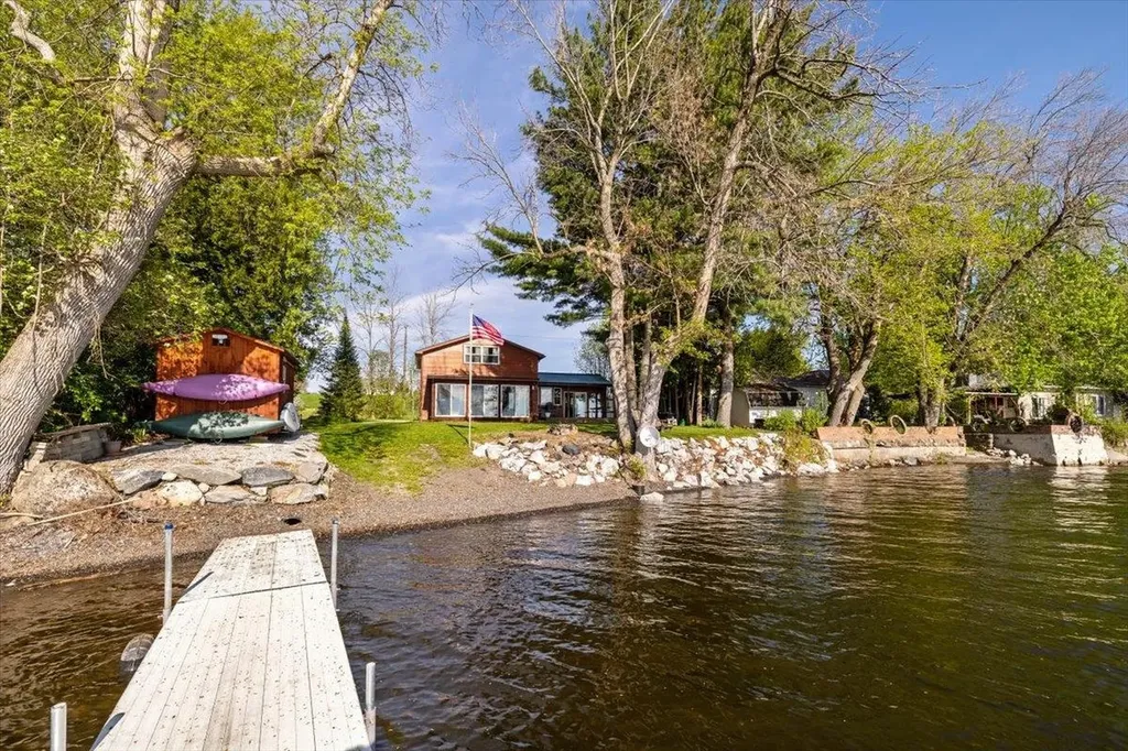 39 Bourdeau Lane North Alburgh VT 05440