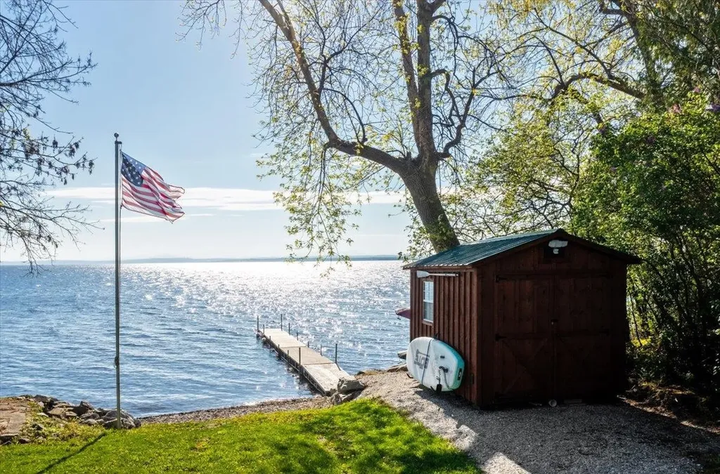 39 Bourdeau Lane North Alburgh VT 05440