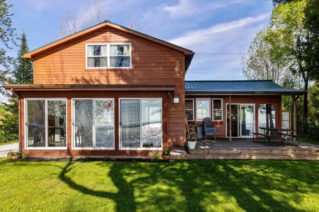 39 Bourdeau Lane North Alburgh VT 05440