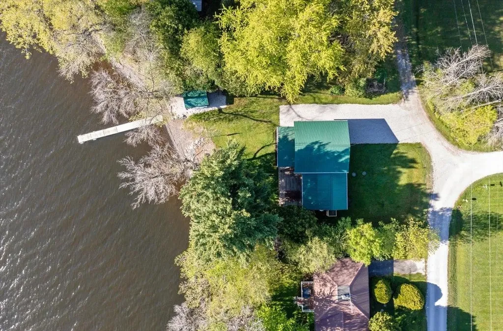 39 Bourdeau Lane North Alburgh VT 05440