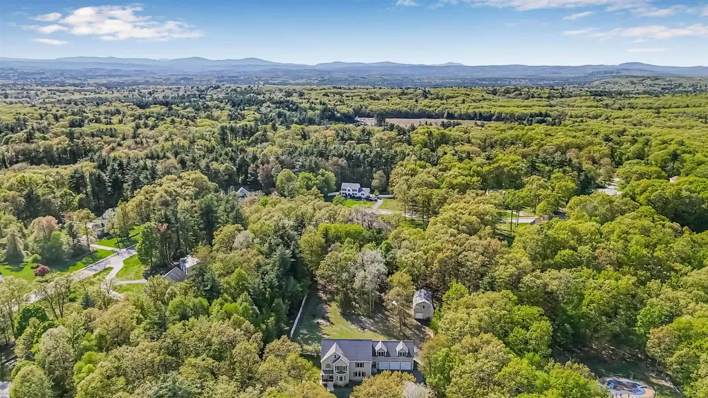 107 Naticook Road Merrimack NH 03054