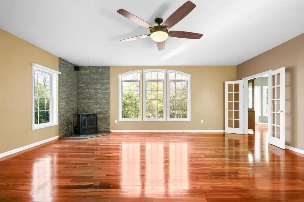 107 Naticook Road Merrimack NH 03054