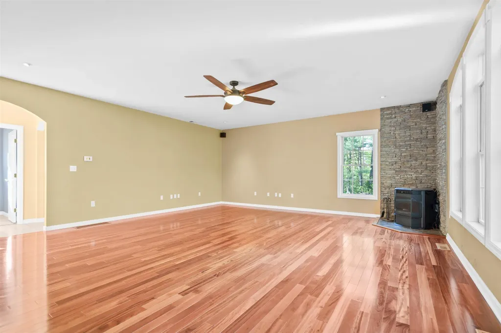 107 Naticook Road Merrimack NH 03054