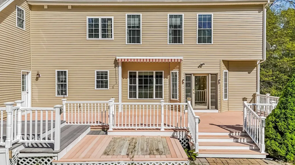 107 Naticook Road Merrimack NH 03054