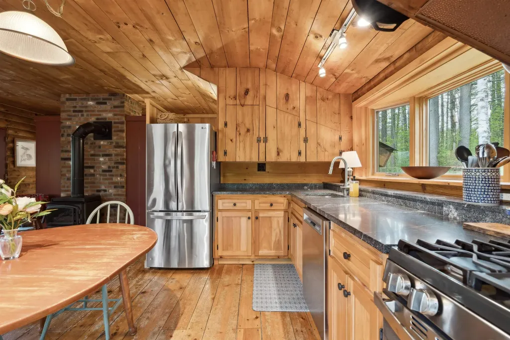 3450 North Perry Road Barnard VT 05031