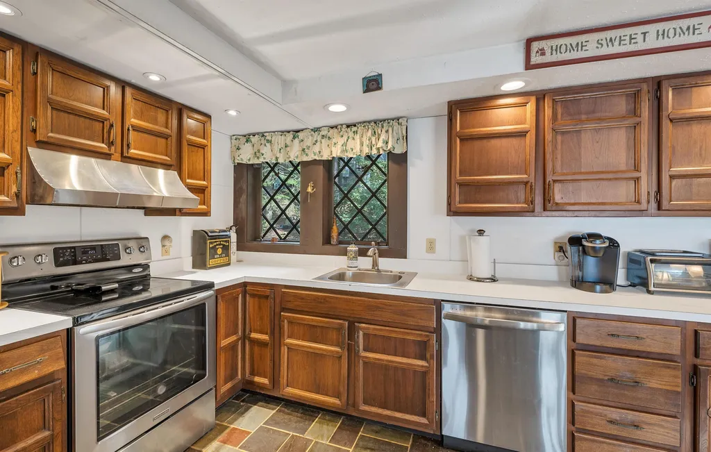 148 Lucerne Avenue Laconia NH 03246