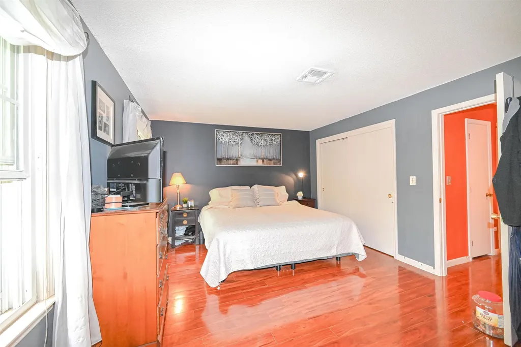 715 Fox Hollow Way Manchester NH 03104