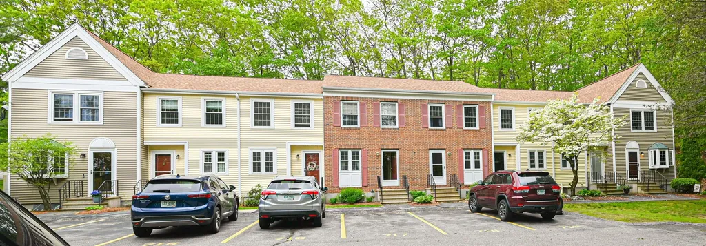 715 Fox Hollow Way Manchester NH 03104