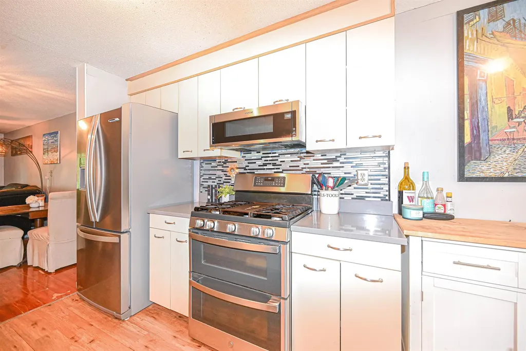 715 Fox Hollow Way Manchester NH 03104