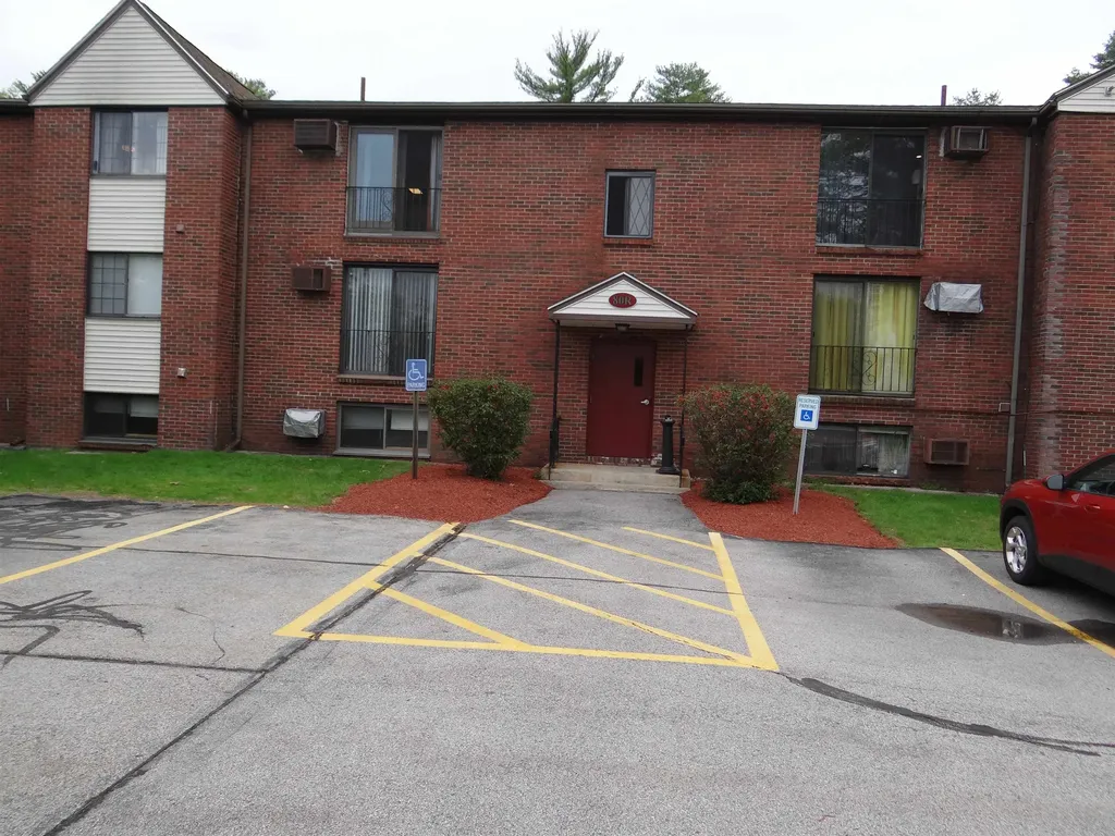 80r English Village Road Manchester NH 03106-1710