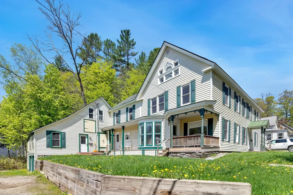 12 Commonwealth Avenue Ludlow VT 05149