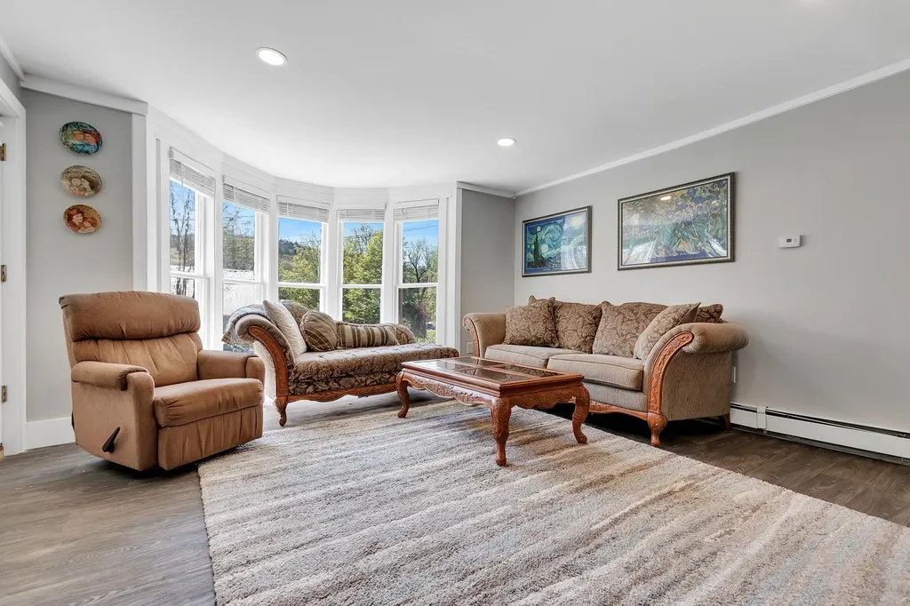 12 Commonwealth Avenue Ludlow VT 05149