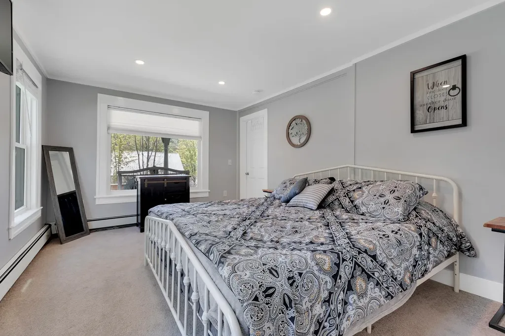 12 Commonwealth Avenue Ludlow VT 05149