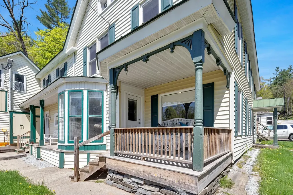 12 Commonwealth Avenue Ludlow VT 05149