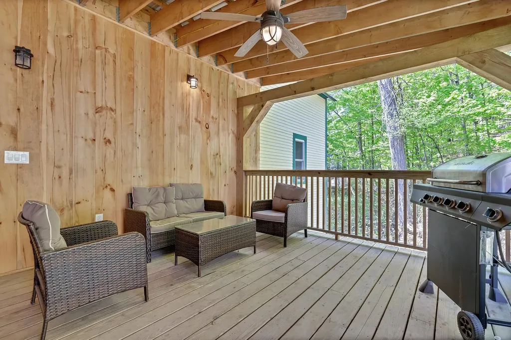 12 Commonwealth Avenue Ludlow VT 05149