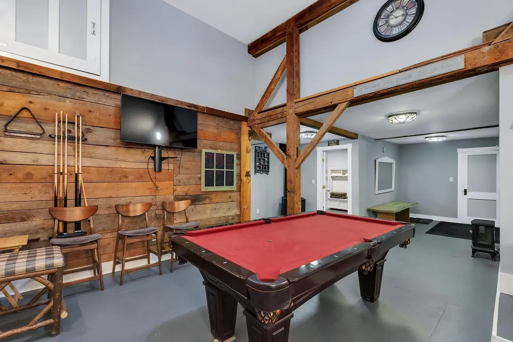 12 Commonwealth Avenue Ludlow VT 05149