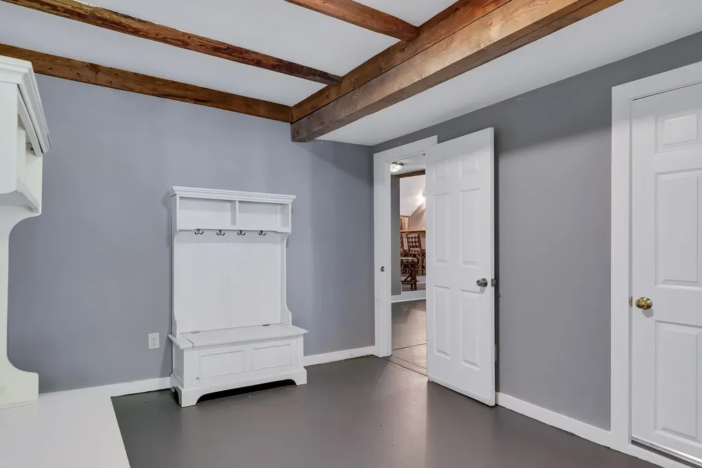 12 Commonwealth Avenue Ludlow VT 05149