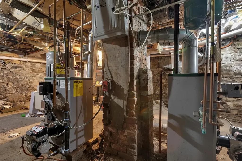 12 Commonwealth Avenue Ludlow VT 05149