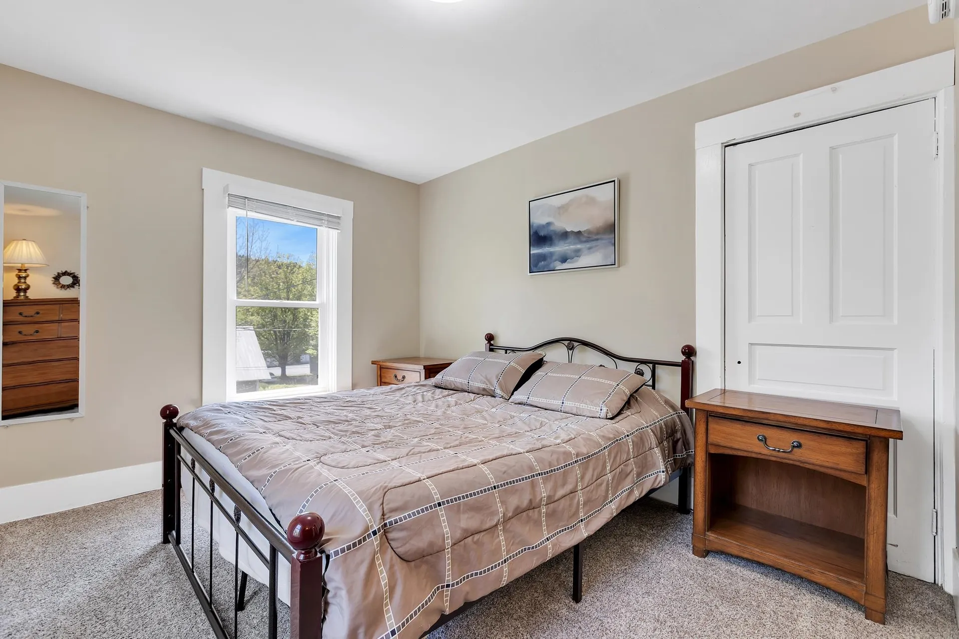 12 Commonwealth Avenue Ludlow VT 05149