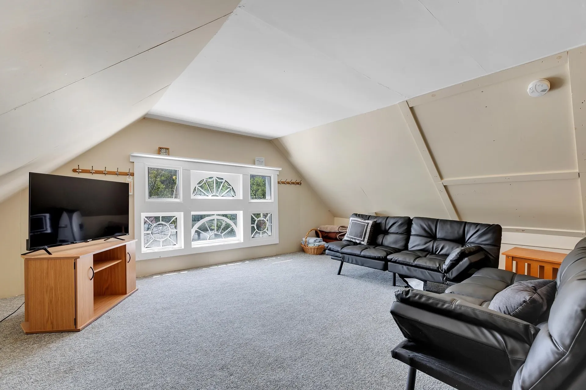 12 Commonwealth Avenue Ludlow VT 05149