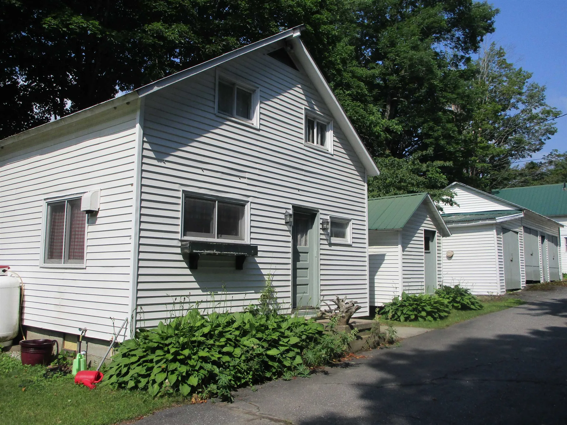 1950 N. Main Street Londonderry VT 05148