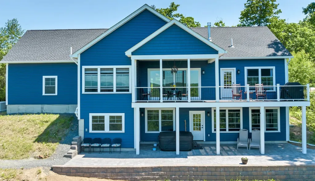 19 Point Of View Drive Plymouth NH 03264