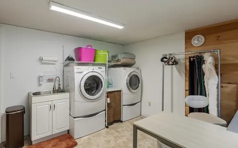 16 Pine Tree Road Newport NH 03773
