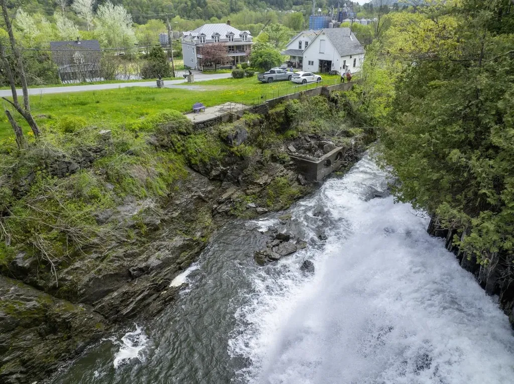 88 Mill Hill Barnet VT 05821