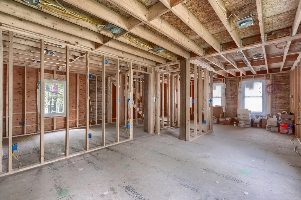 7 Commonwealth Avenue Ludlow VT 05149