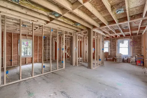 7 Commonwealth Avenue Ludlow VT 05149