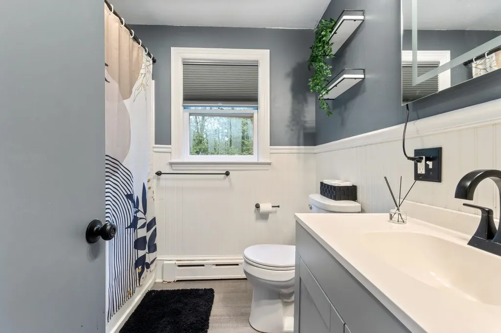 4 Thomas Street Rochester NH 03867