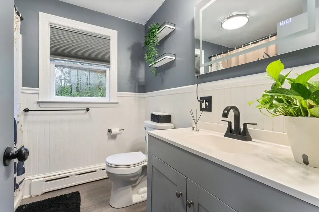 4 Thomas Street Rochester NH 03867