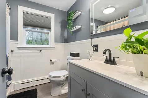 4 Thomas Street Rochester NH 03867