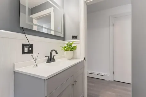 4 Thomas Street Rochester NH 03867