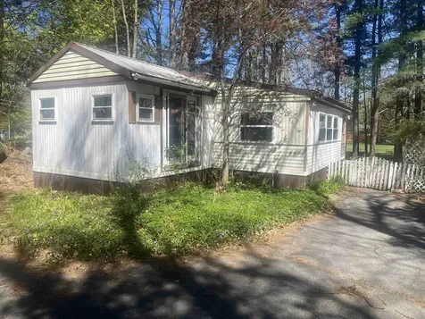 89 Main Street Kingston NH 03848
