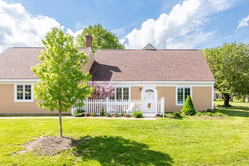 7 Harvest Lane Laconia NH 03246