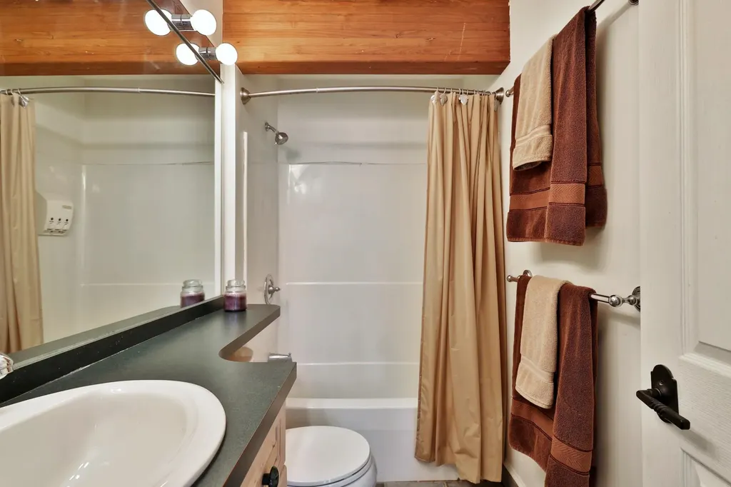 768 East Mountain Road Killington VT 05751