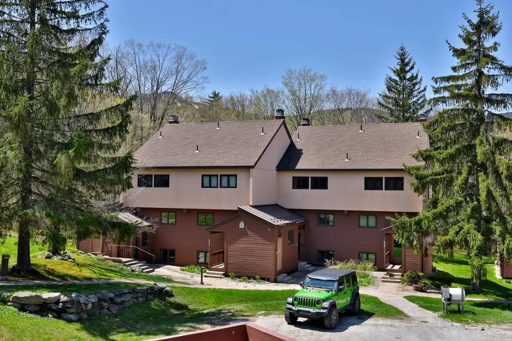 768 East Mountain Road Killington VT 05751