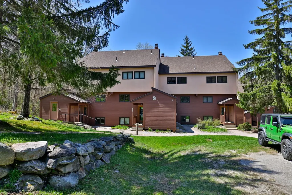 768 East Mountain Road Killington VT 05751