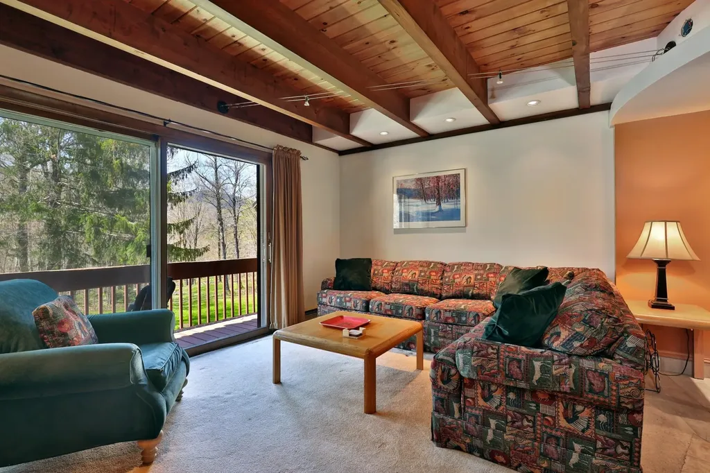 768 East Mountain Road Killington VT 05751