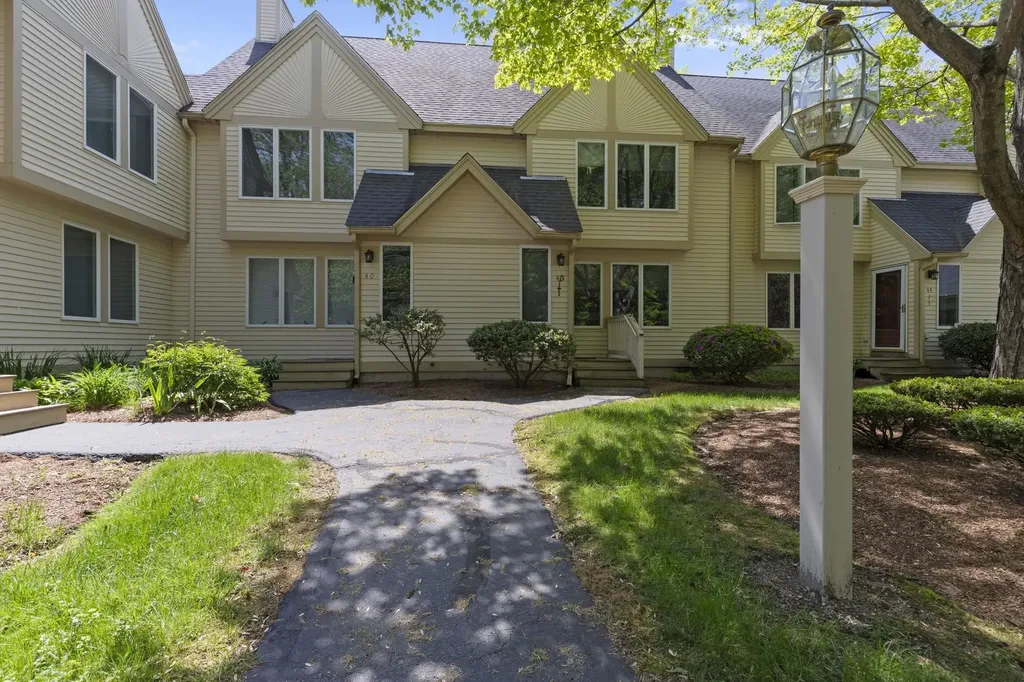 40 Prestonfield Road Nashua NH 03064