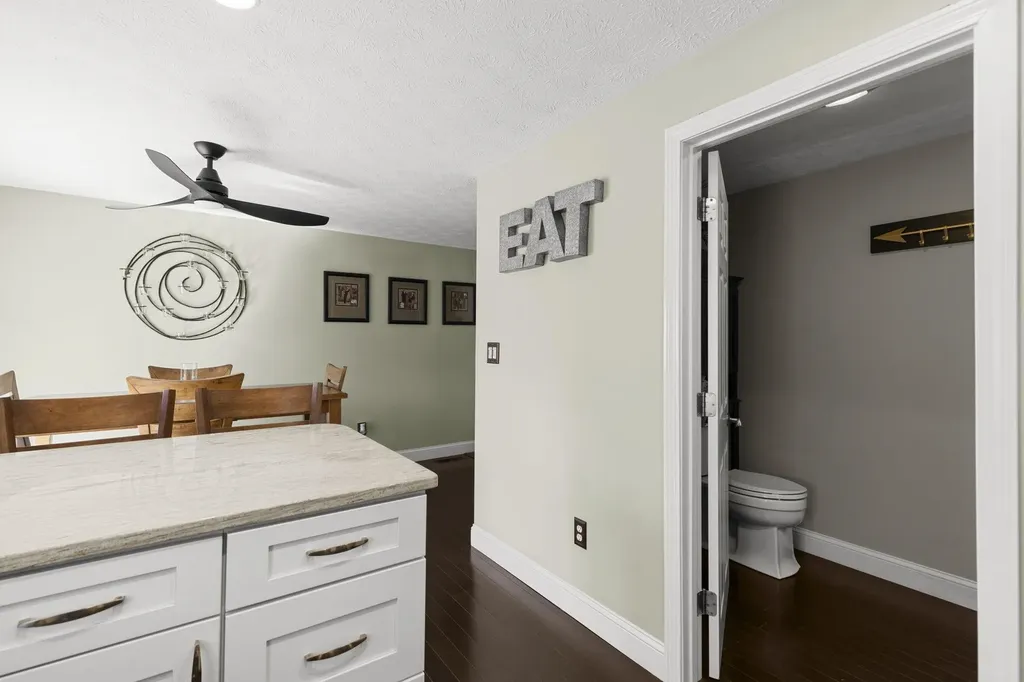 40 Prestonfield Road Nashua NH 03064