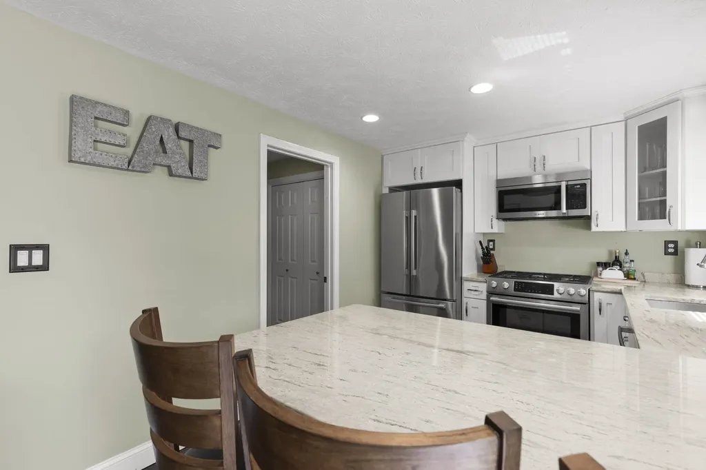 40 Prestonfield Road Nashua NH 03064