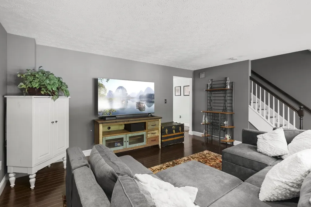 40 Prestonfield Road Nashua NH 03064