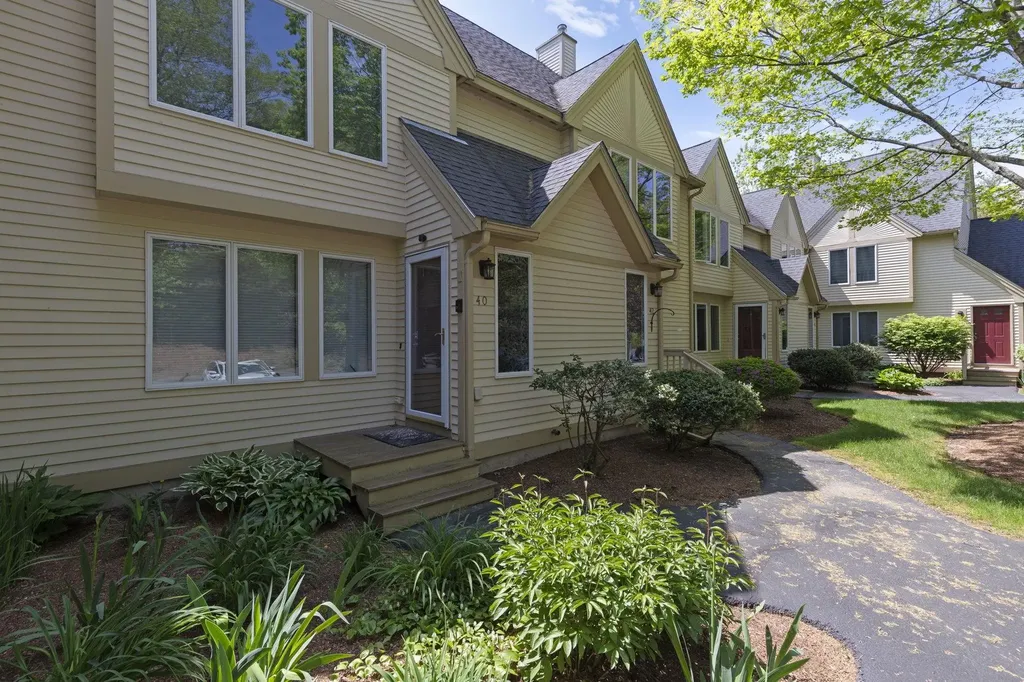 40 Prestonfield Road Nashua NH 03064