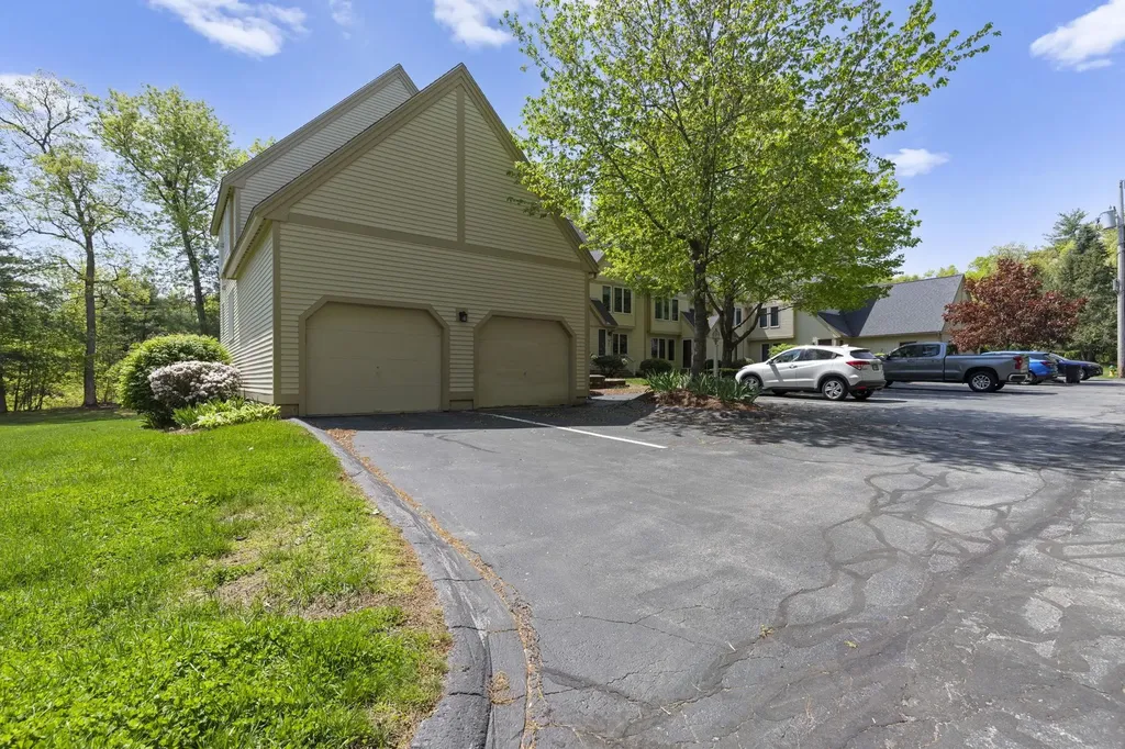 40 Prestonfield Road Nashua NH 03064