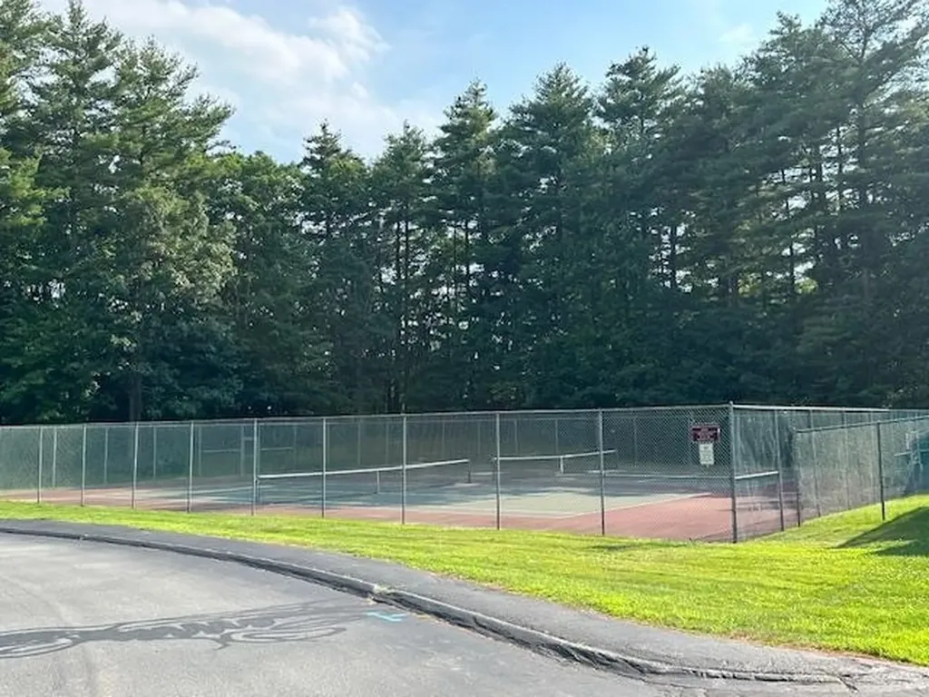 40 Prestonfield Road Nashua NH 03064