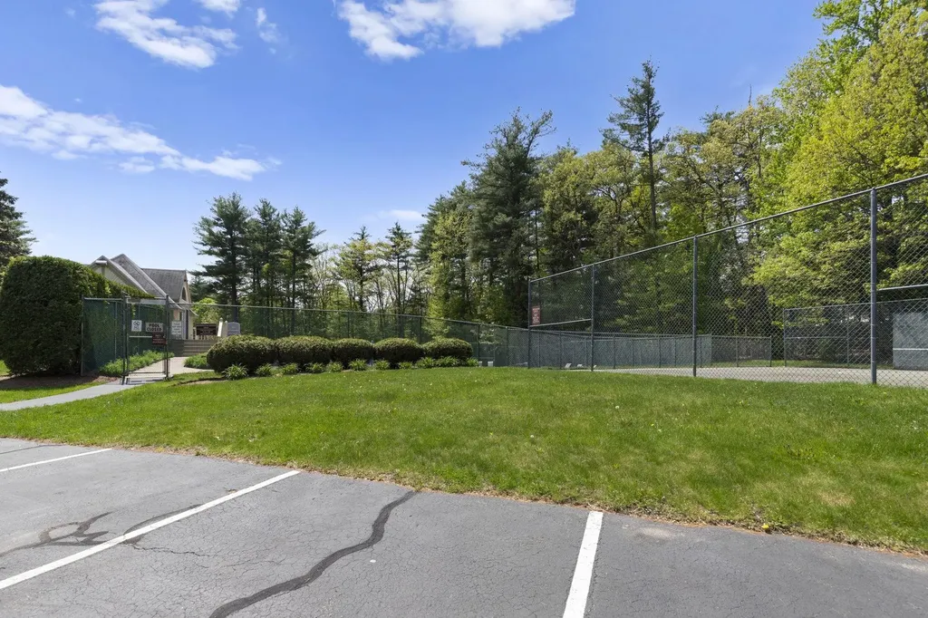 40 Prestonfield Road Nashua NH 03064