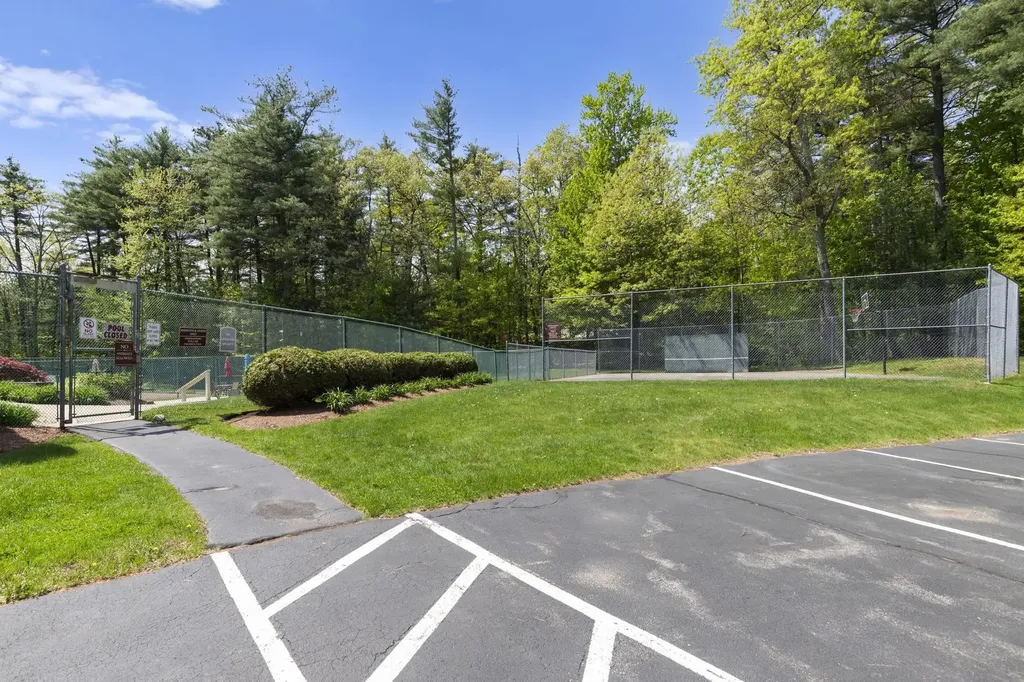 40 Prestonfield Road Nashua NH 03064