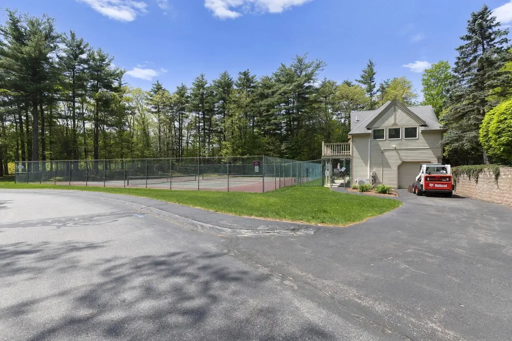 40 Prestonfield Road Nashua NH 03064